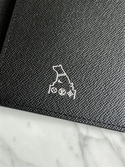 Passport Cover + Hot Stamp : r/Louisvuitton .